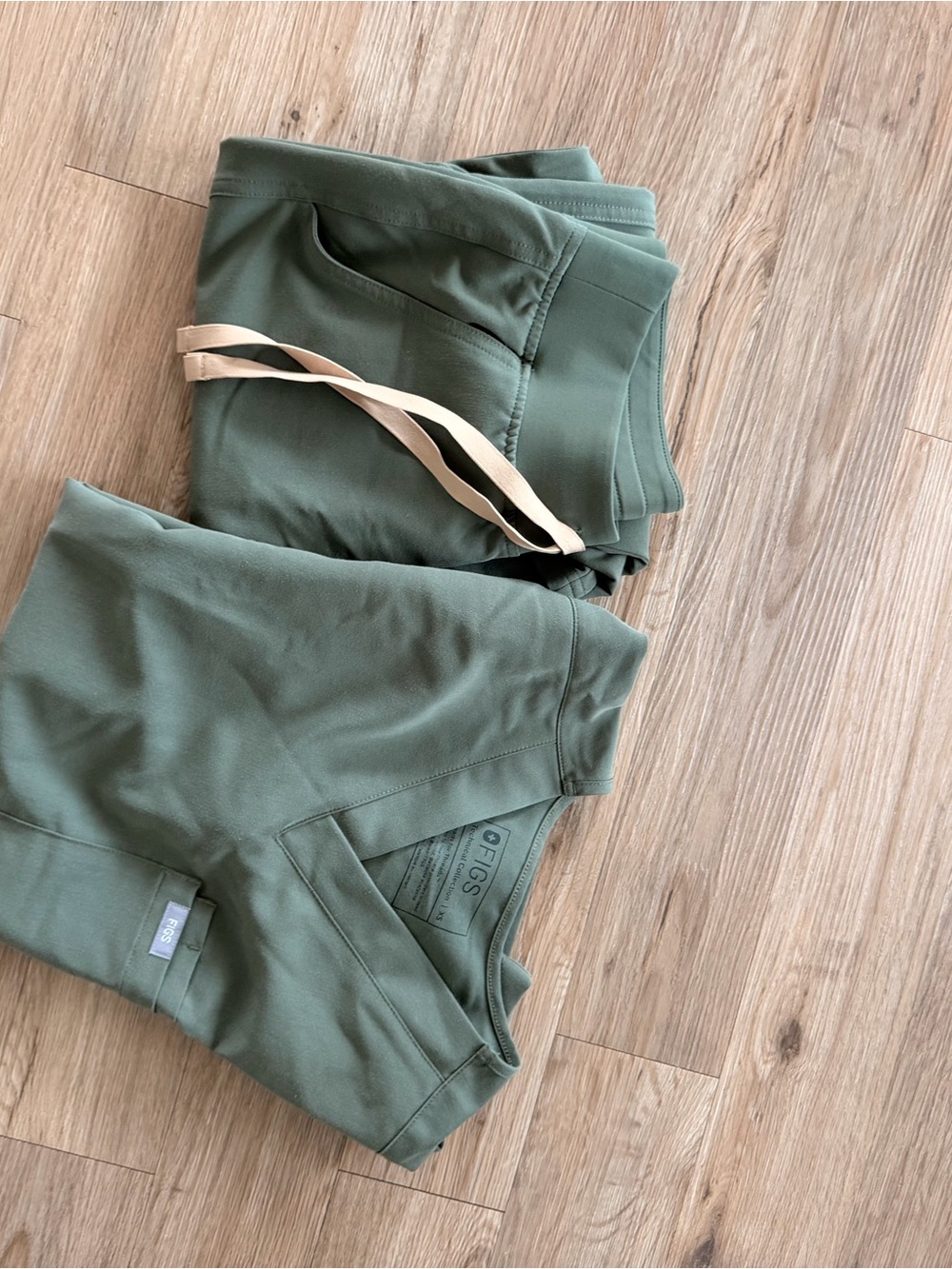 Moss Olive Green Figs Scrub Set